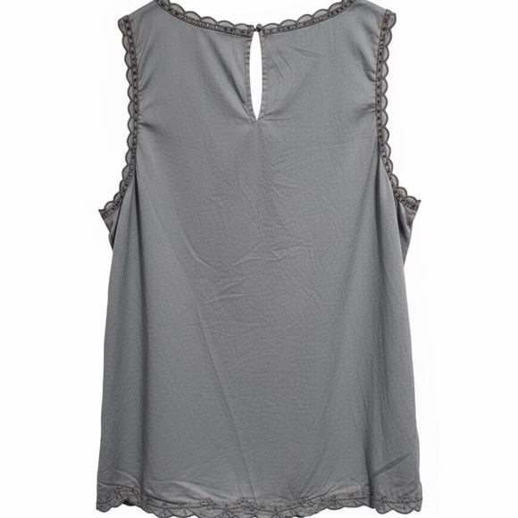 Gap women’s size medium gray shell - Picture 2 of 2